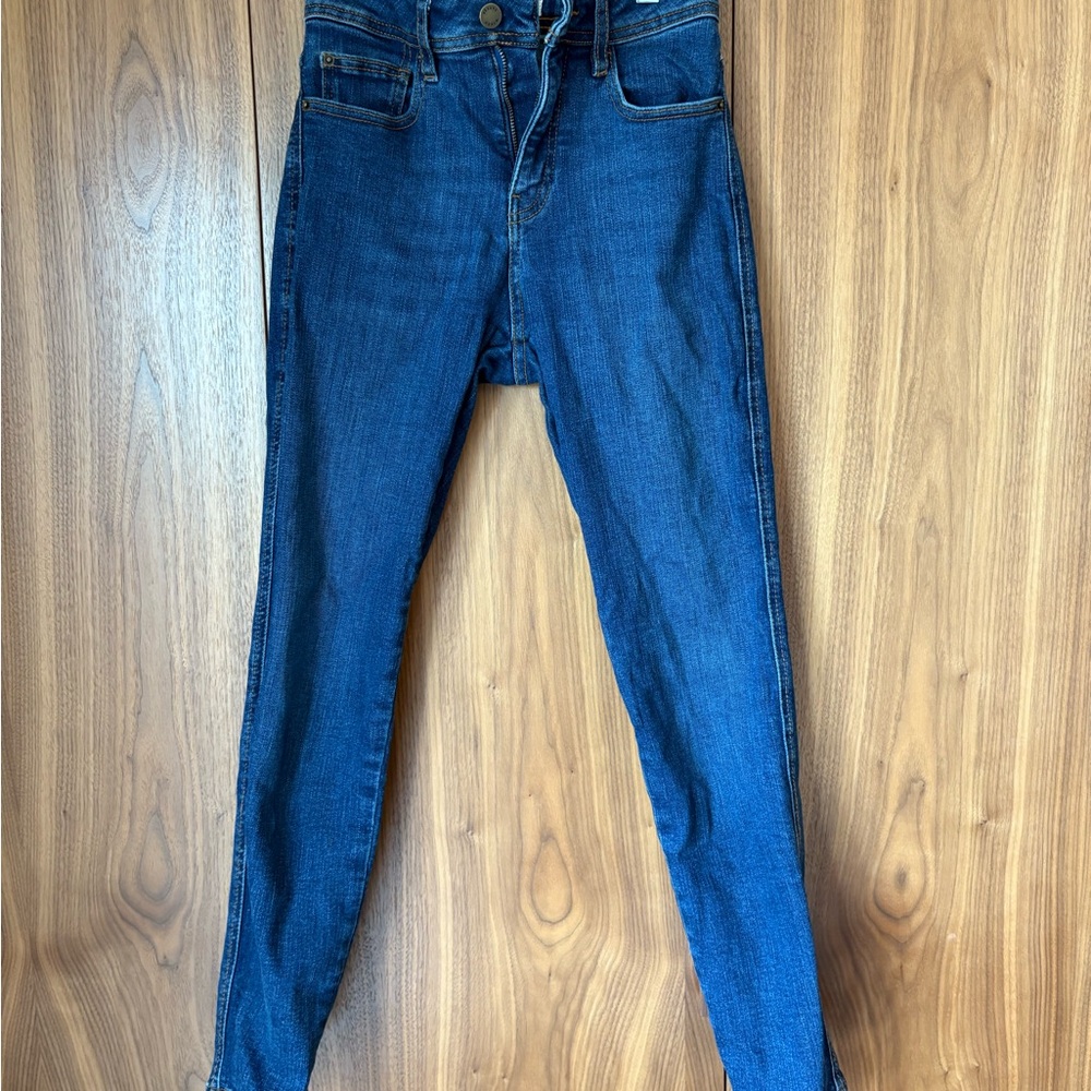 Sezane Blue Skinny Jeans with Classic Indigo Finish